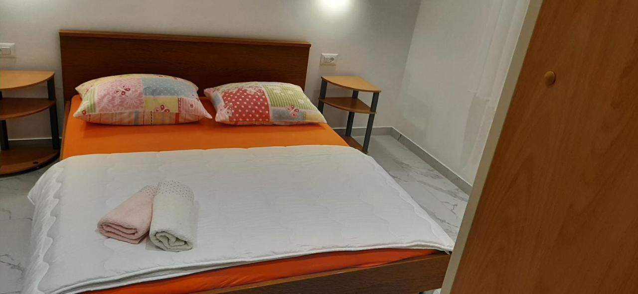 Apartamento Marin I Vinka Trogir Exterior foto
