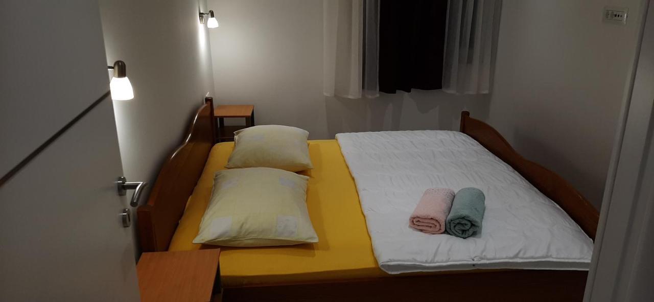 Apartamento Marin I Vinka Trogir Exterior foto