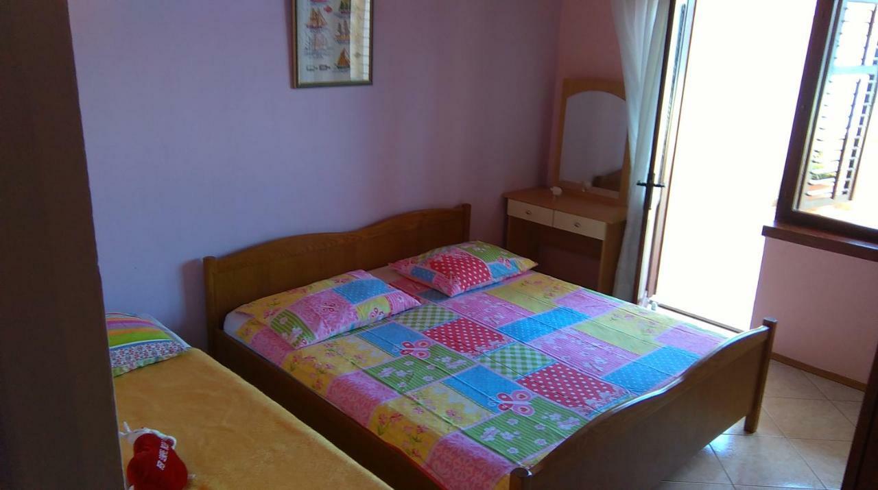 Apartamento Marin I Vinka Trogir Exterior foto